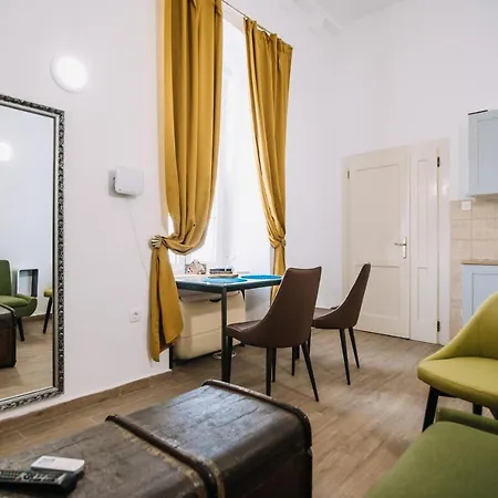 Apartman Art Deco Cozy By Duhomes